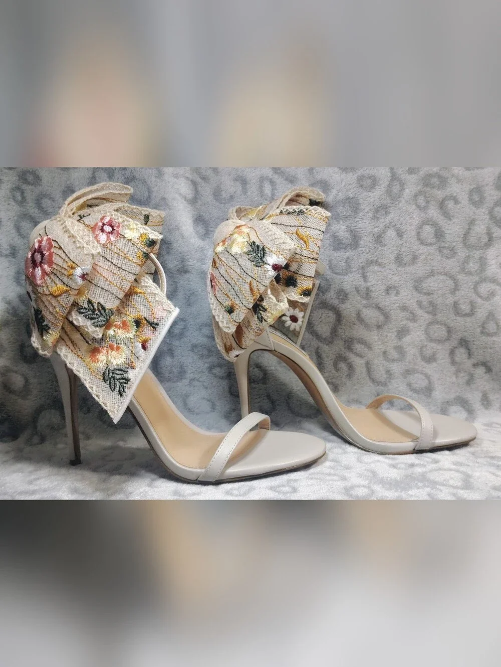 Steve Madden Cream High Heels with Oversized Floral Embroidered Bow Size 8M - Picture 4 of 11